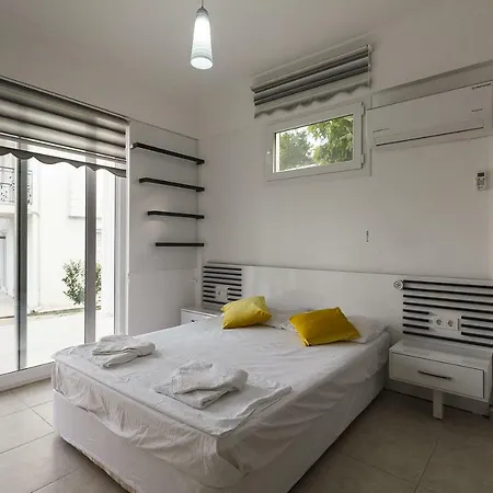 公寓 Das Familienfreundliche Maisonette Nese Mit Direktem Zugang Zum Pool 费特希耶