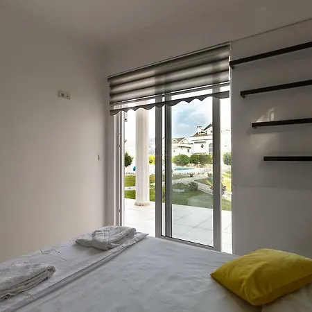Das Familienfreundliche Maisonette Nese Mit Direktem Zugang Zum Pool 公寓 费特希耶