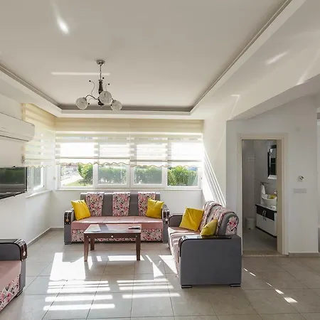 公寓 Das Familienfreundliche Maisonette Nese Mit Direktem Zugang Zum Pool
