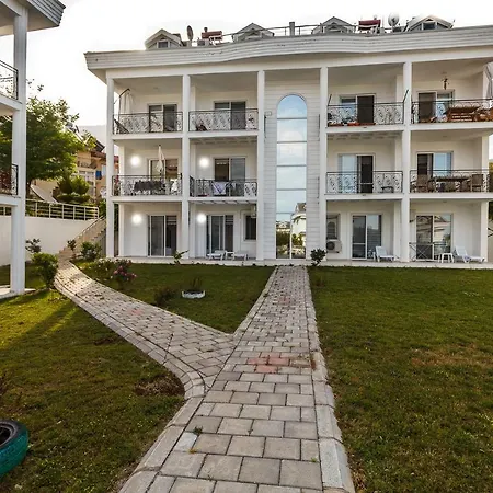 Das Familienfreundliche Maisonette Nese Mit Direktem Zugang Zum Pool Fethiye