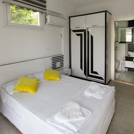 Apartment Das Familienfreundliche Maisonette Nese Mit Direktem Zugang Zum Pool *