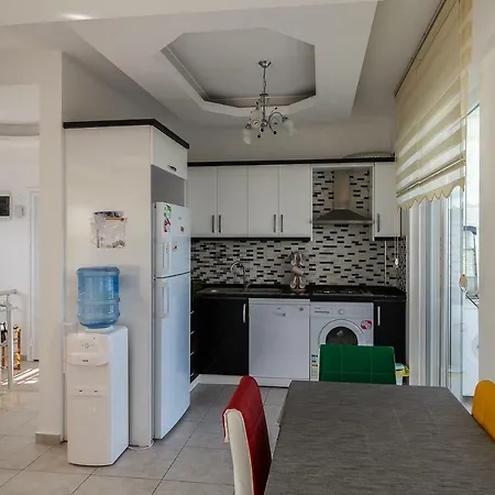 Apartment Das Familienfreundliche Maisonette Nese Mit Direktem Zugang Zum Pool