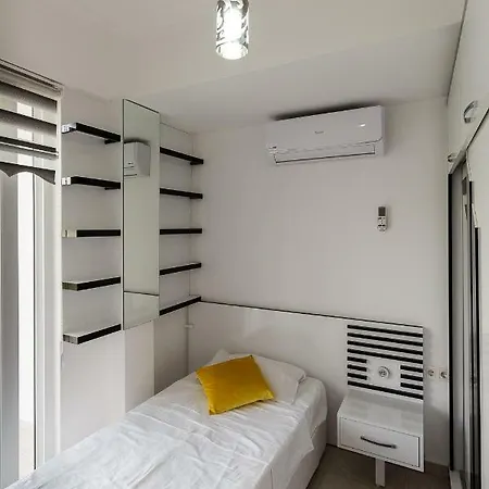 Das Familienfreundliche Maisonette Nese Mit Direktem Zugang Zum Pool *